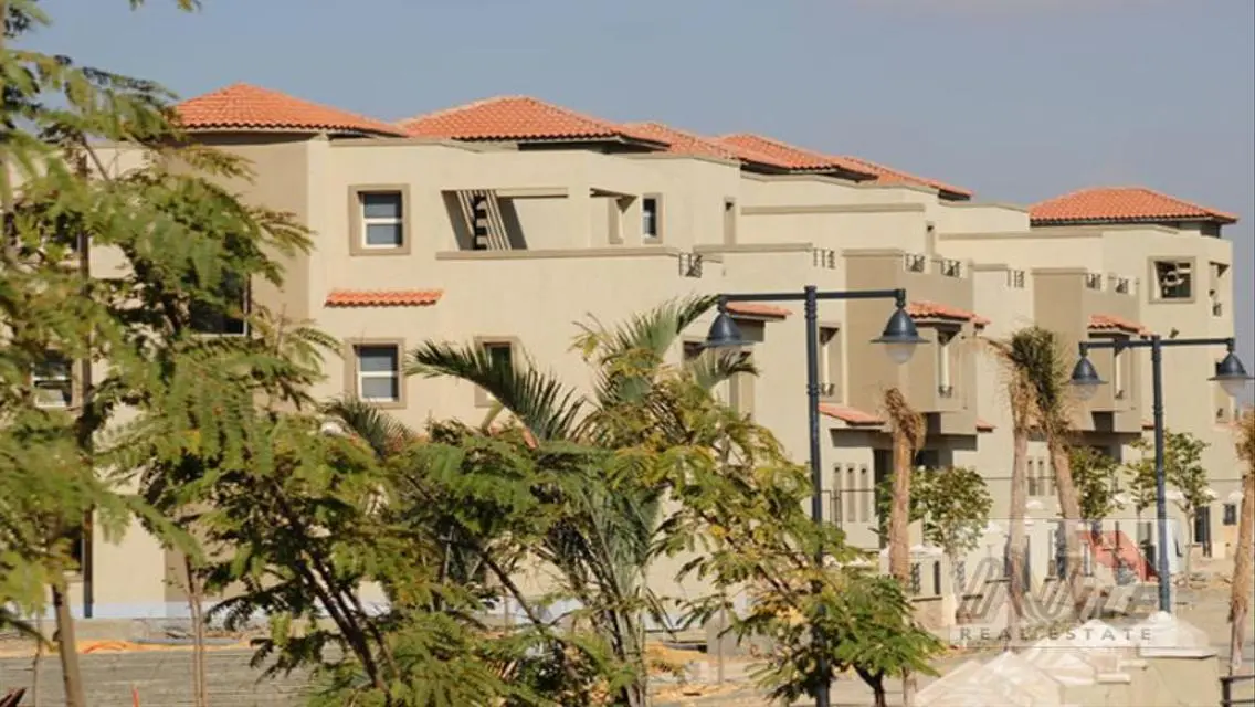 Luxury Palace for Sale with Expansive Space in the City Center