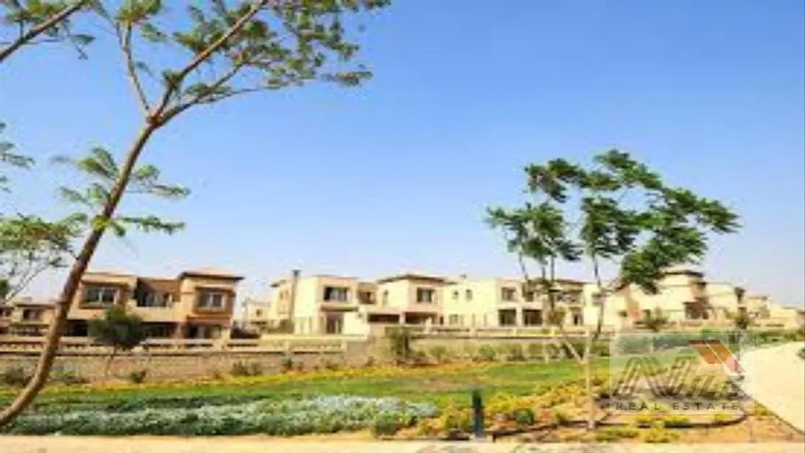 Luxury Palace for Sale with Expansive Space in the City Center