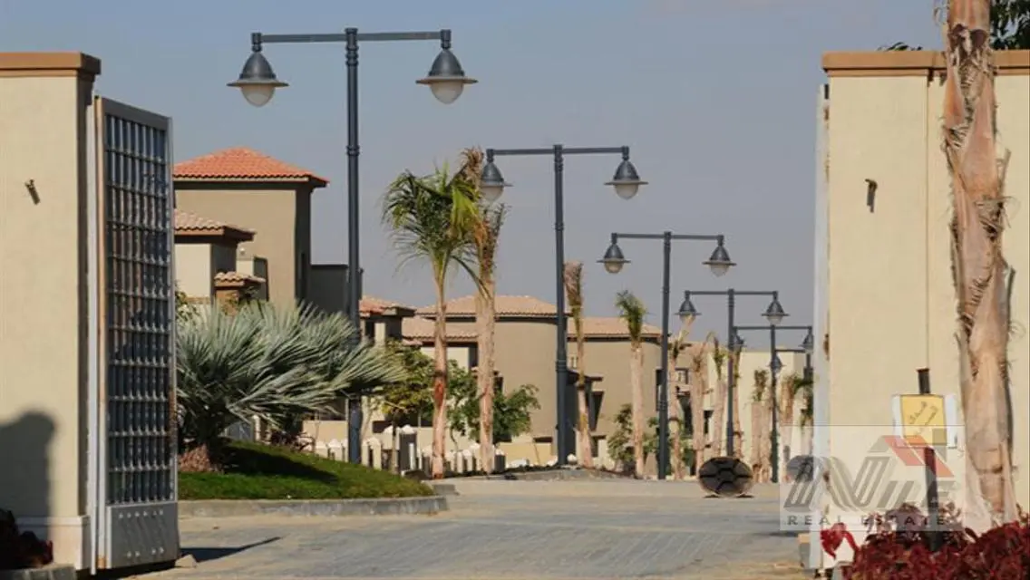 Luxury Palace for Sale with Expansive Space in the City Center
