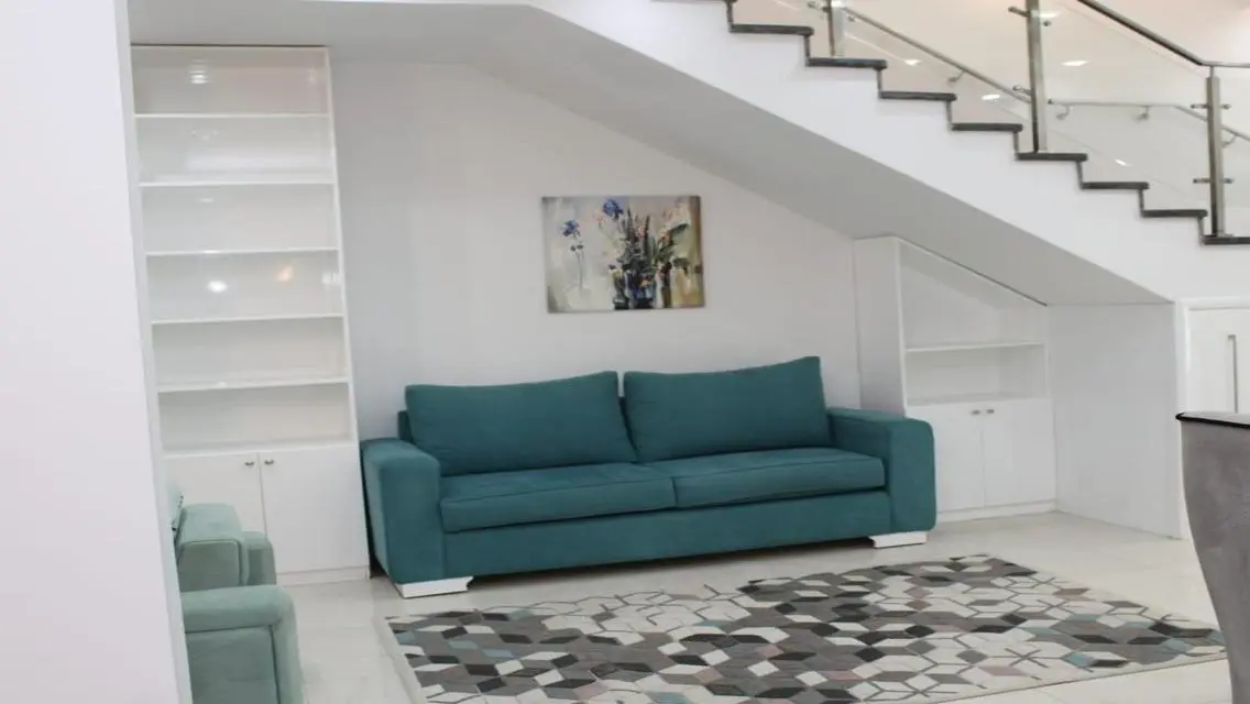 Stunning Luxury Villa for Sale - 400 Square Meters