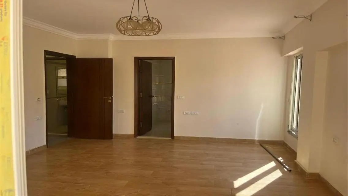 Apartment for Rent with Security Guard and Balcony