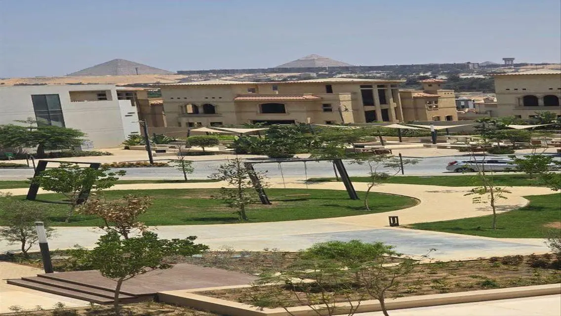 Luxurious 4-Bedroom Apartment in Area 213