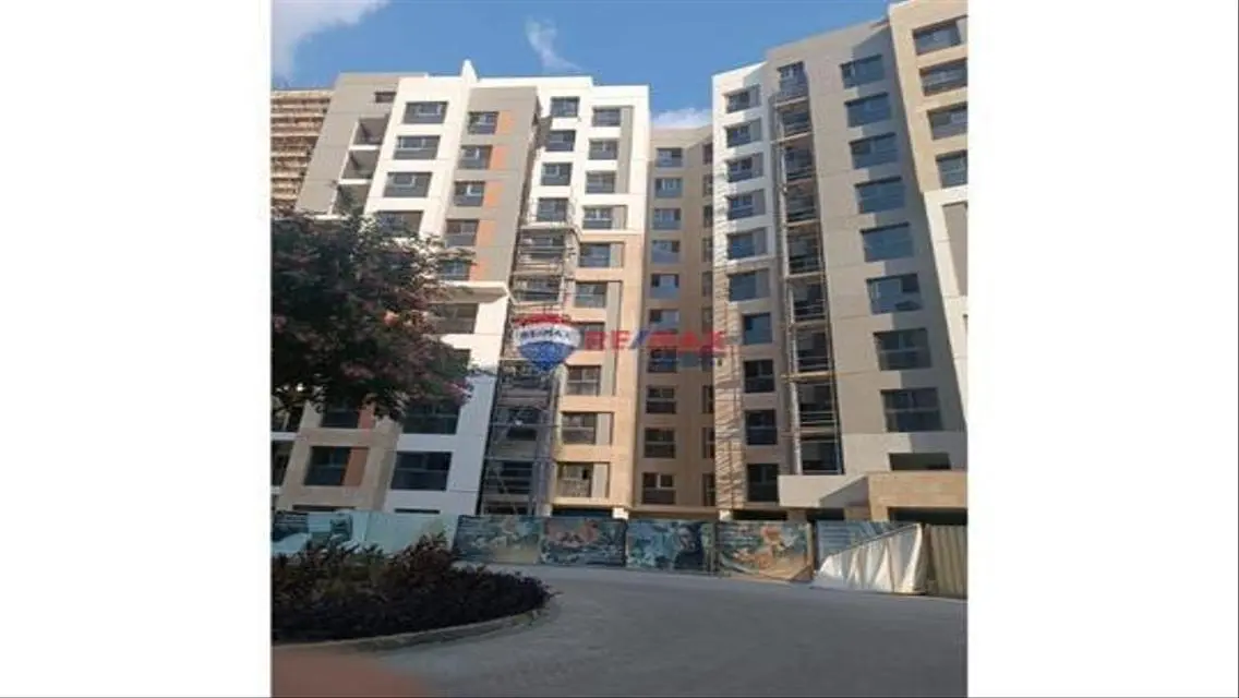 Luxury 3-Bedroom Apartment in the Heart of the City