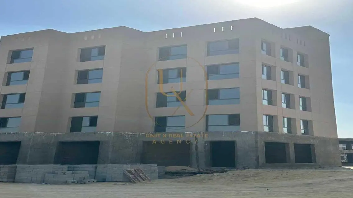 Investment Opportunity in Prime Location: Spacious Commercial Unit