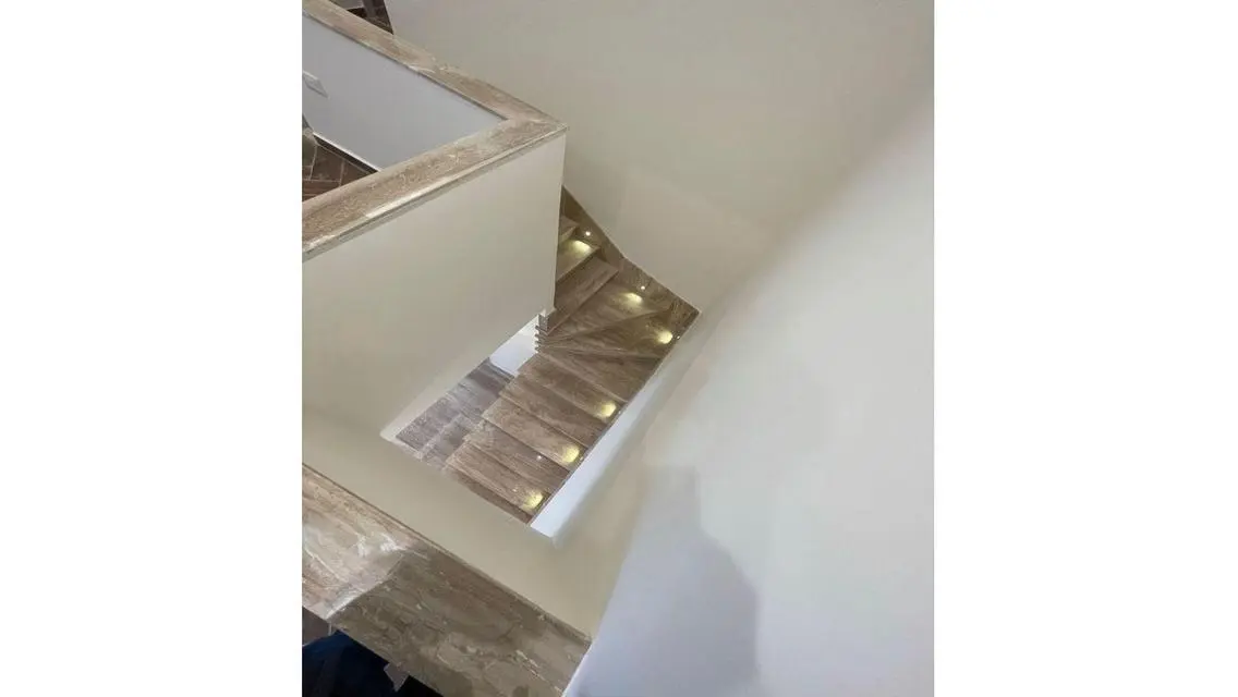Luxury Villa for Sale in W11 - 3 Bedrooms