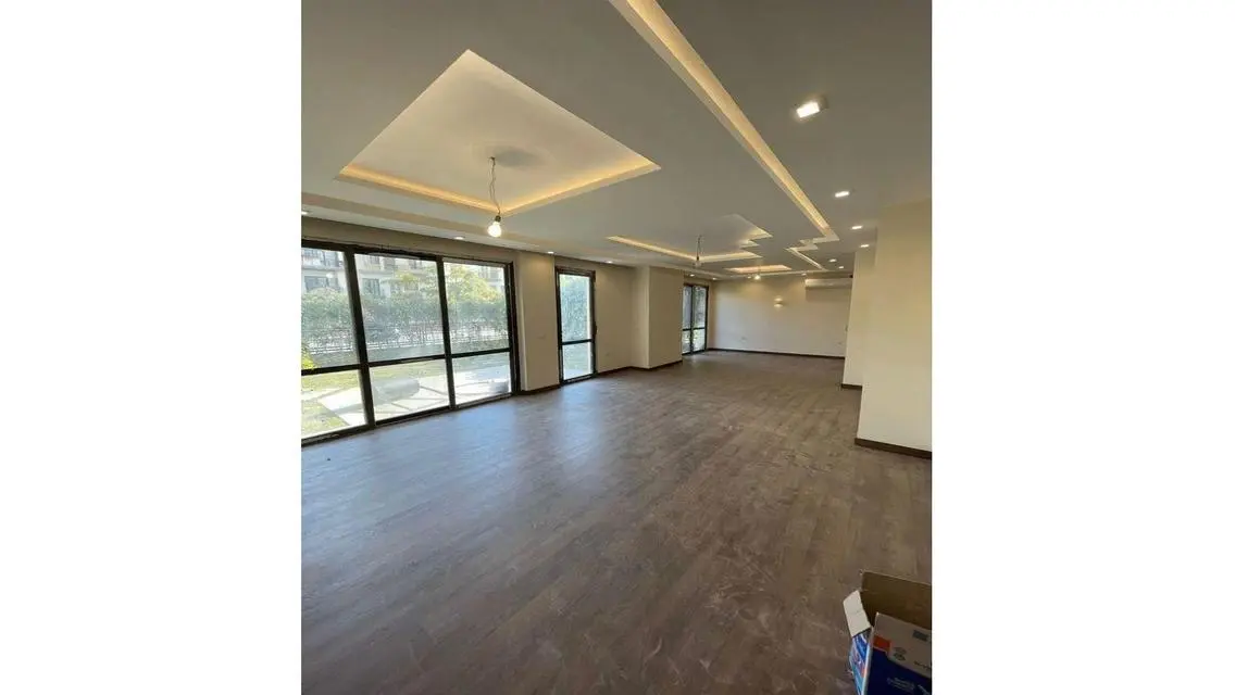 Luxury Villa for Sale in W11 - 3 Bedrooms