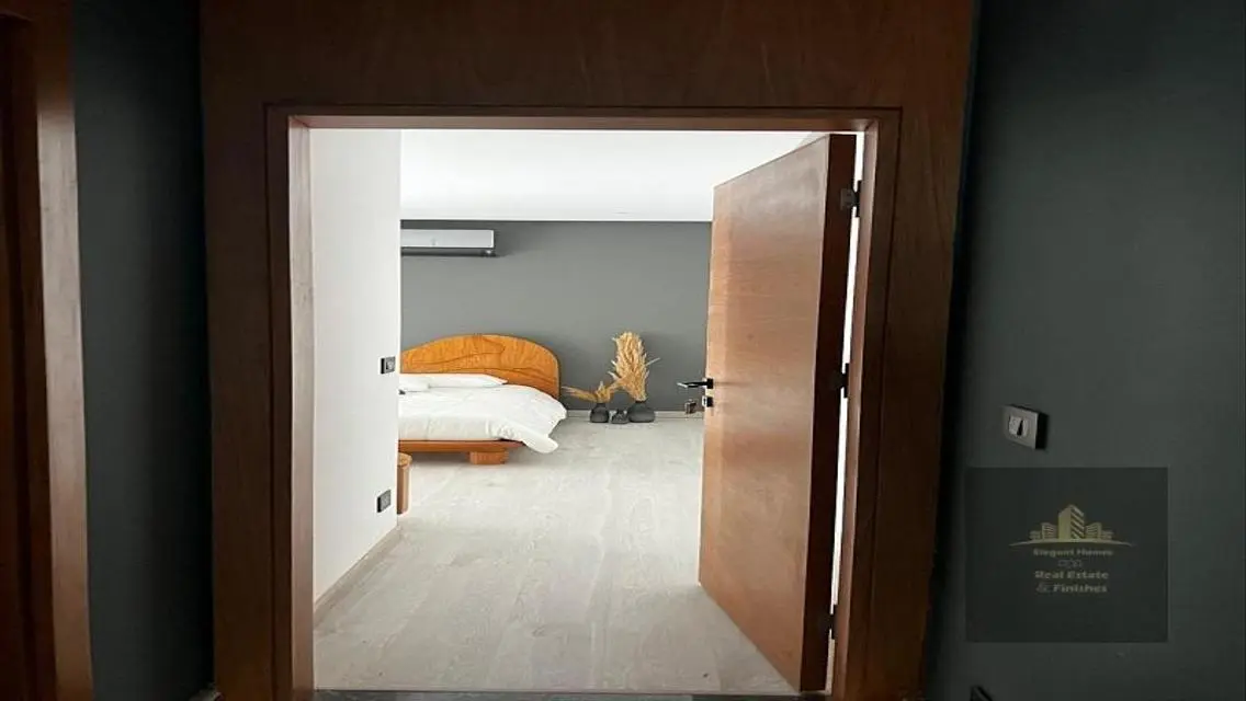 Luxury Apartment with Garden and Shared Pool