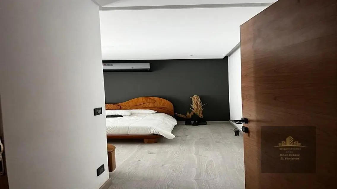 Luxury Apartment with Garden and Shared Pool