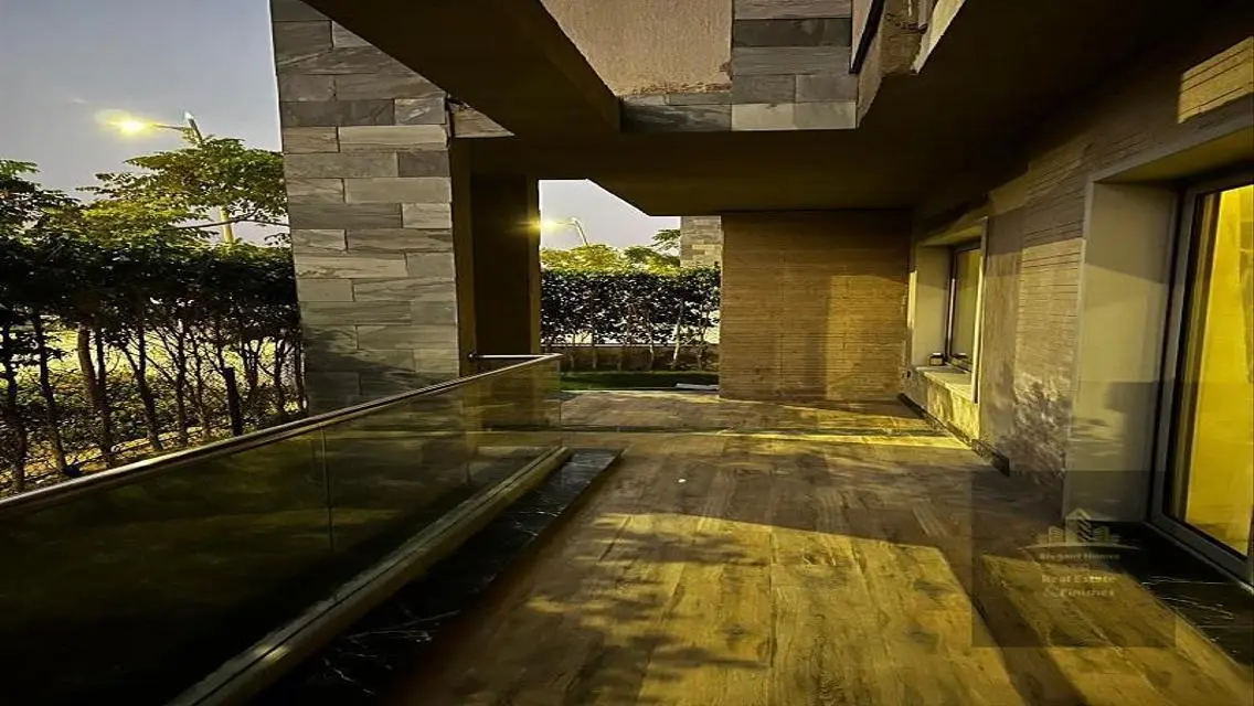Luxury Apartment with Garden and Shared Pool