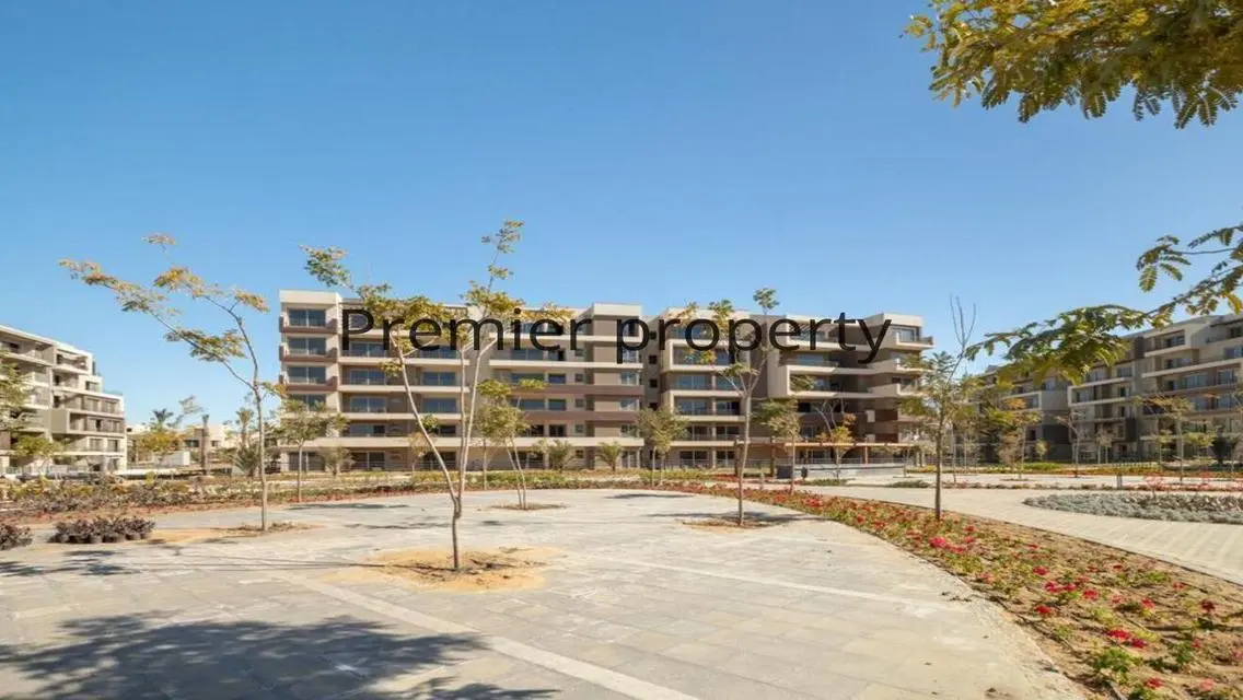 Luxury Apartment with Comprehensive Amenities in the City Center