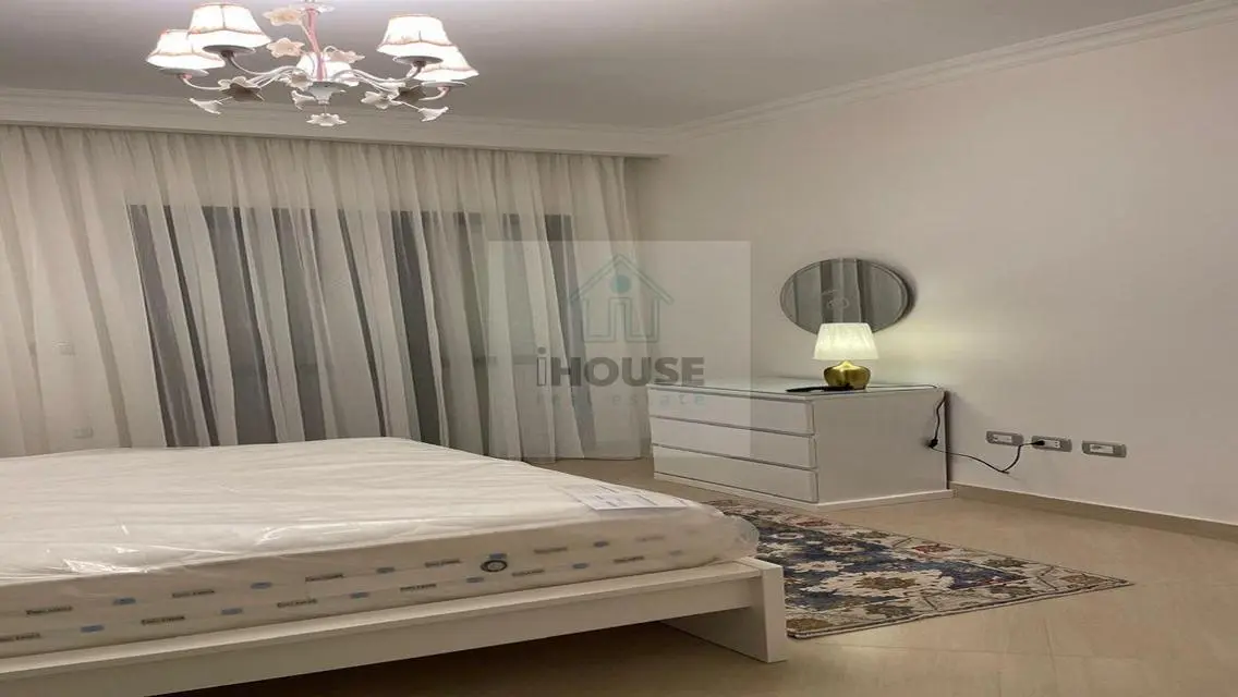 Garden Apartment for Rent in Prime Beverly Hills Location