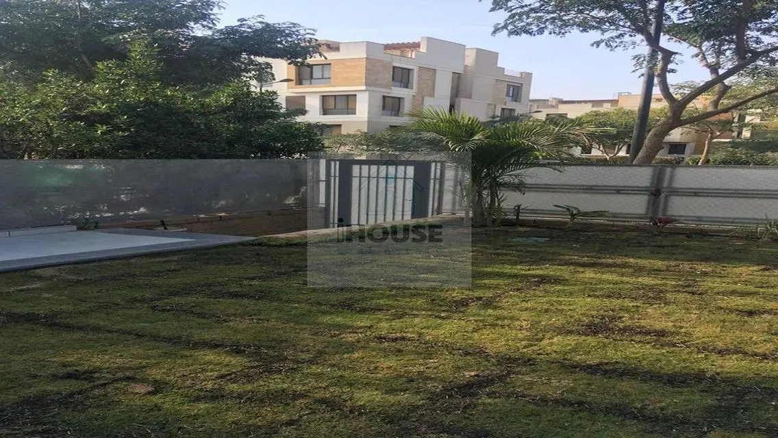 Garden Apartment for Rent in Prime Beverly Hills Location