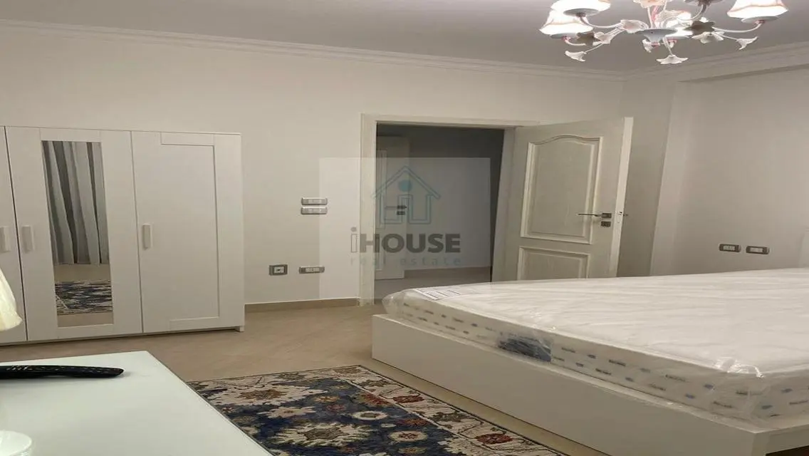 Garden Apartment for Rent in Prime Beverly Hills Location