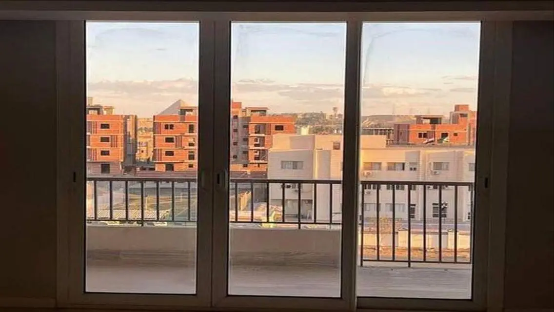 Luxurious 3-Bedroom Apartment with Stunning Views!