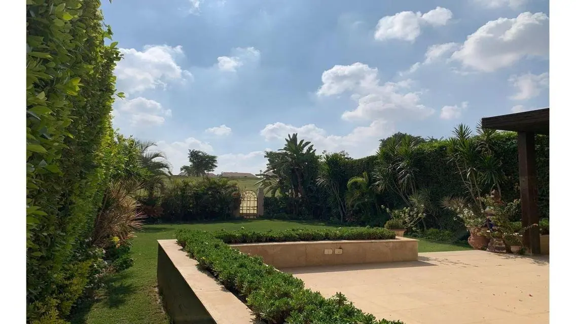 فيلا فاخرة للبيع في 22M-26