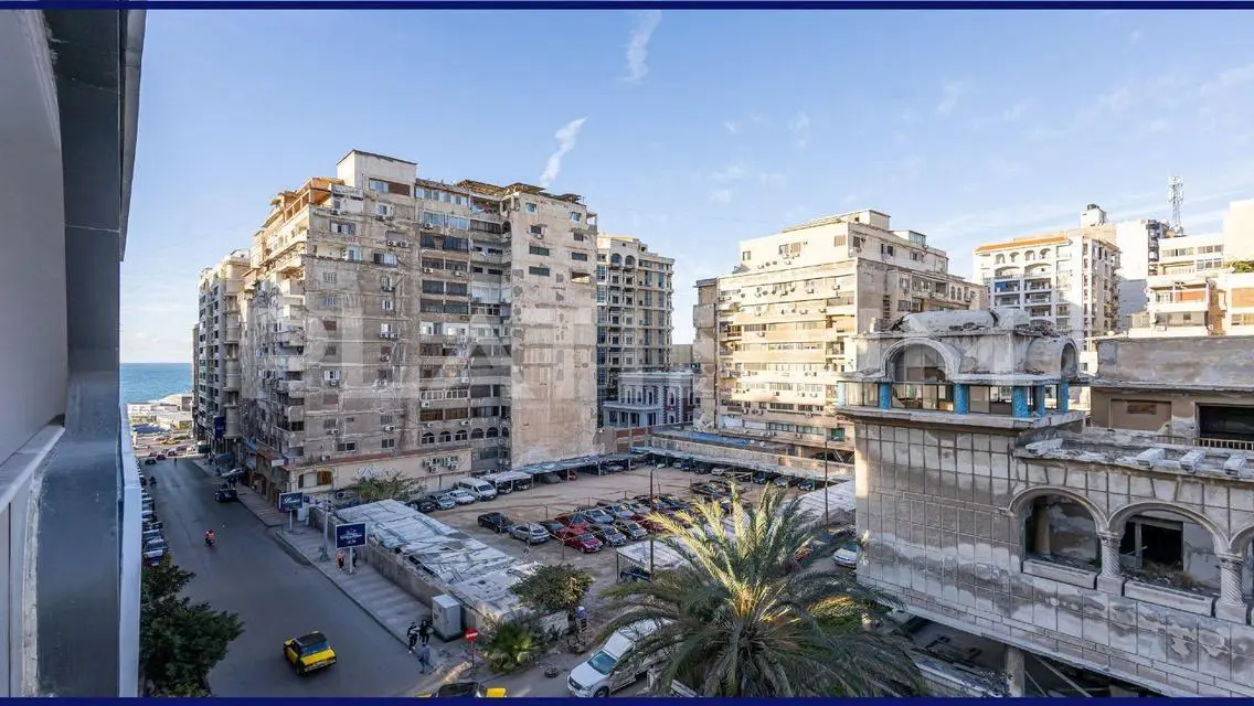 شقة فاخرة للبيع بمساحة رائعة