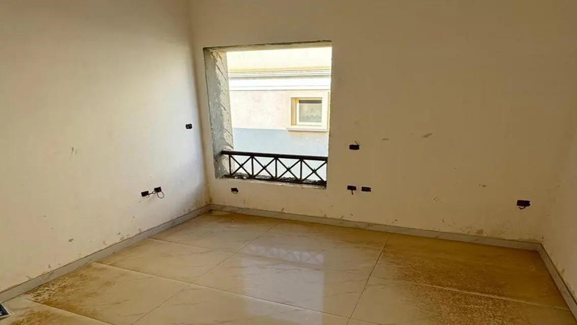 شقة فاخرة بمساحة 170 متر مربع للبيع