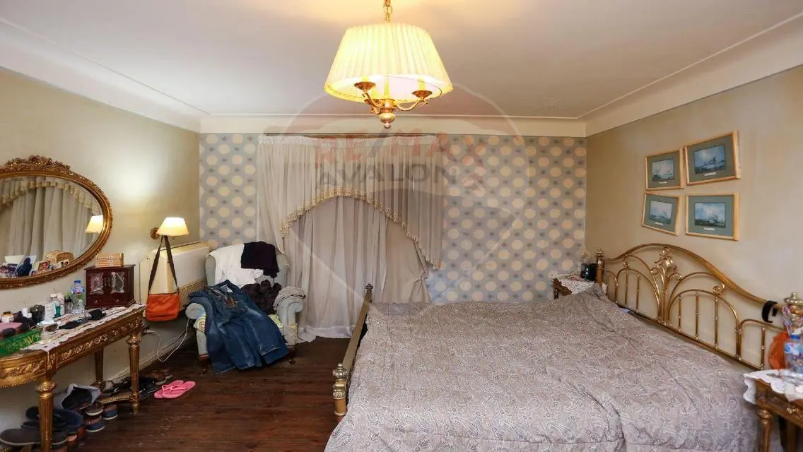 Investment Opportunity: Stunning 240 Square Meter Apartment