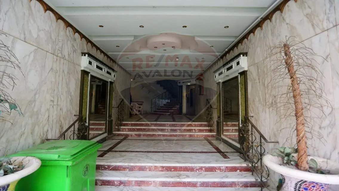 Investment Opportunity: Stunning 240 Square Meter Apartment