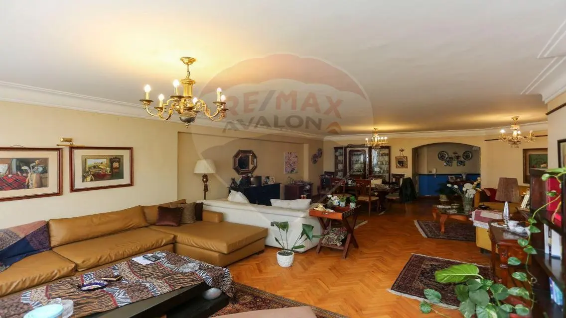 Investment Opportunity: Stunning 240 Square Meter Apartment