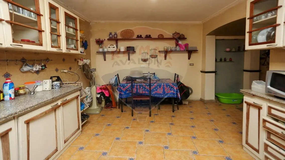 Investment Opportunity: Stunning 240 Square Meter Apartment