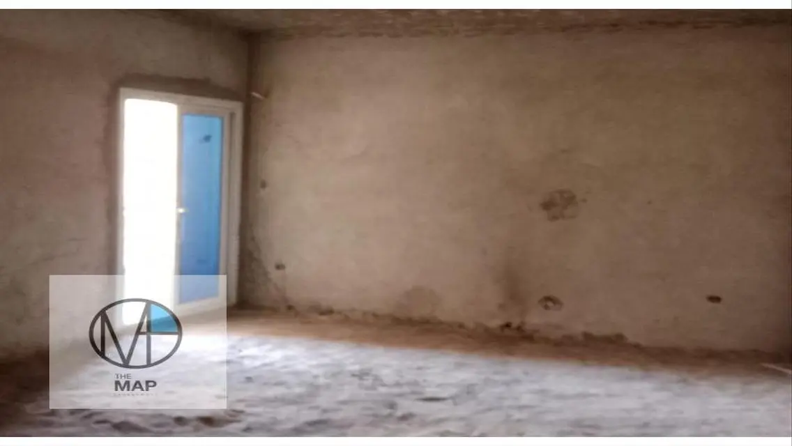 شقة فاخرة بتصميم عصري وإطلالة مميزة