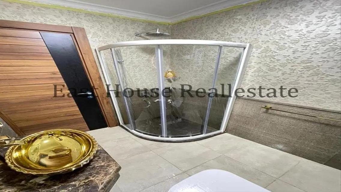Luxurious Apartment with Spacious Layout in Prime Location