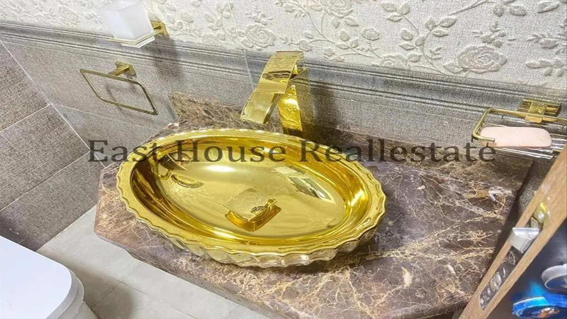 Luxurious Apartment with Spacious Layout in Prime Location