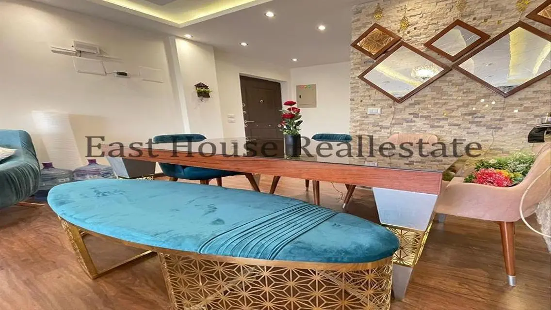 Luxurious Apartment with Spacious Layout in Prime Location