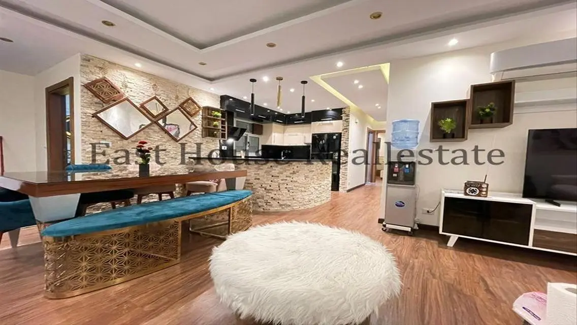 Luxurious Apartment with Spacious Layout in Prime Location