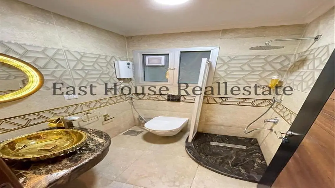 Luxurious Apartment with Spacious Layout in Prime Location