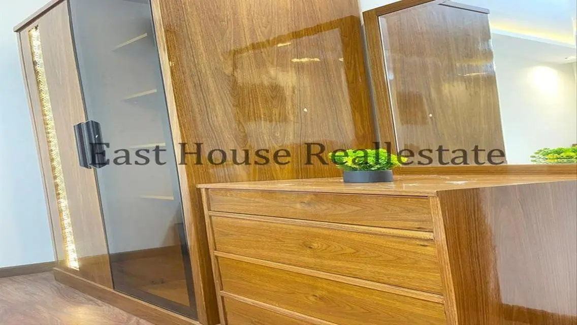 Luxurious Apartment with Spacious Layout in Prime Location