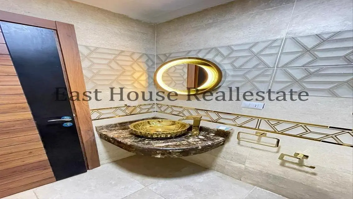 Luxurious Apartment with Spacious Layout in Prime Location