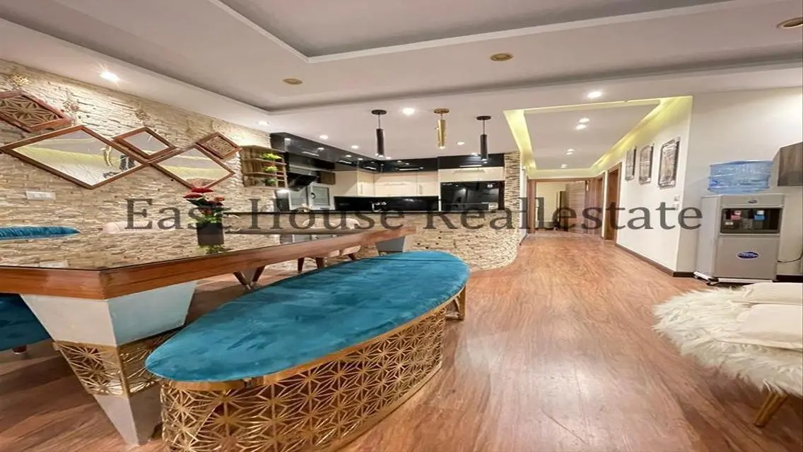 Luxurious Apartment with Spacious Layout in Prime Location