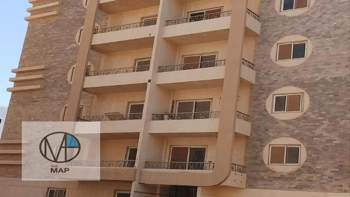 شقة فاخرة للإيجار بمساحة مريحة في موقع استراتيجي