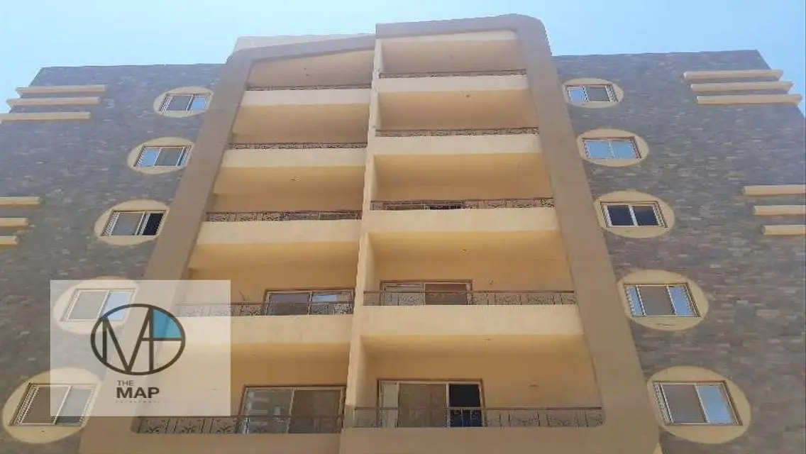 شقة فاخرة للإيجار بمساحة مريحة في موقع استراتيجي
