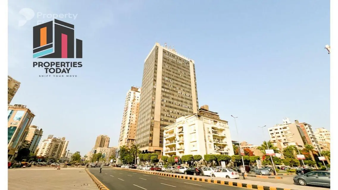 شقة فاخرة بمساحة 210 متر مع موقف مغطى