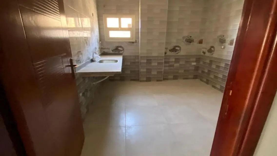 شقة فاخرة للإيجار بسعر 25000