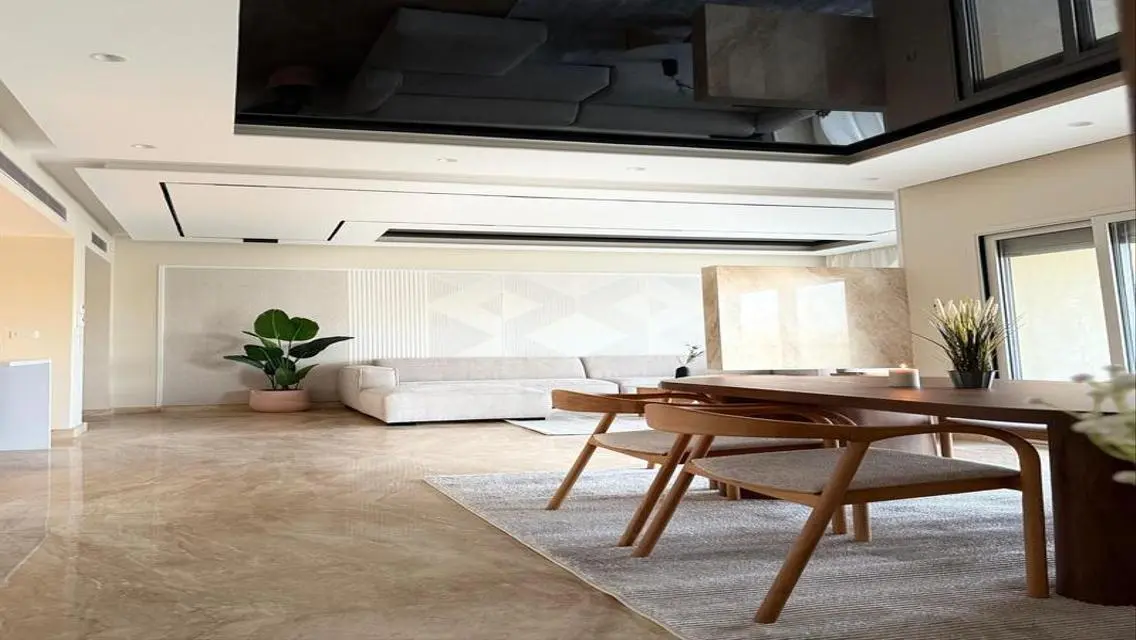 Luxury Apartment for Sale Overlooking the Lakes