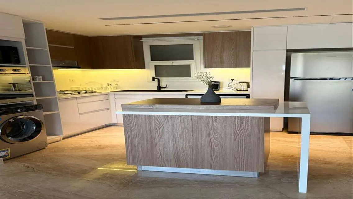 Luxury Apartment for Sale Overlooking the Lakes