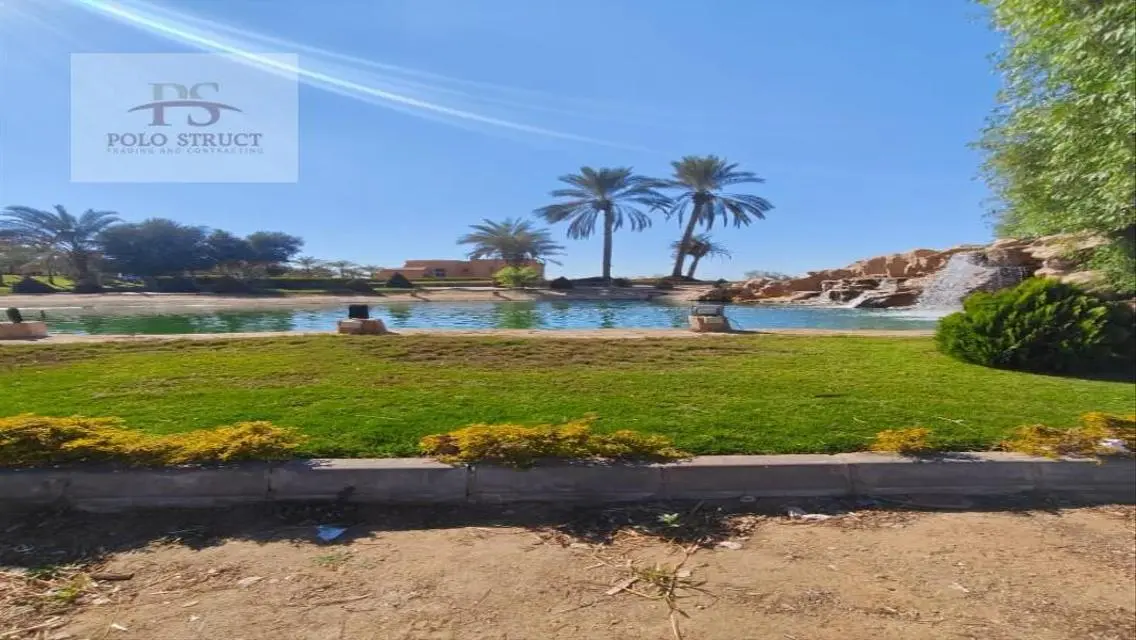 فيلا فاخرة مع حديقة خاصة ومسبح مشترك