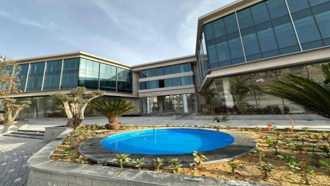 Modern Office for Rent - Spacious 200 sqm in City 500500