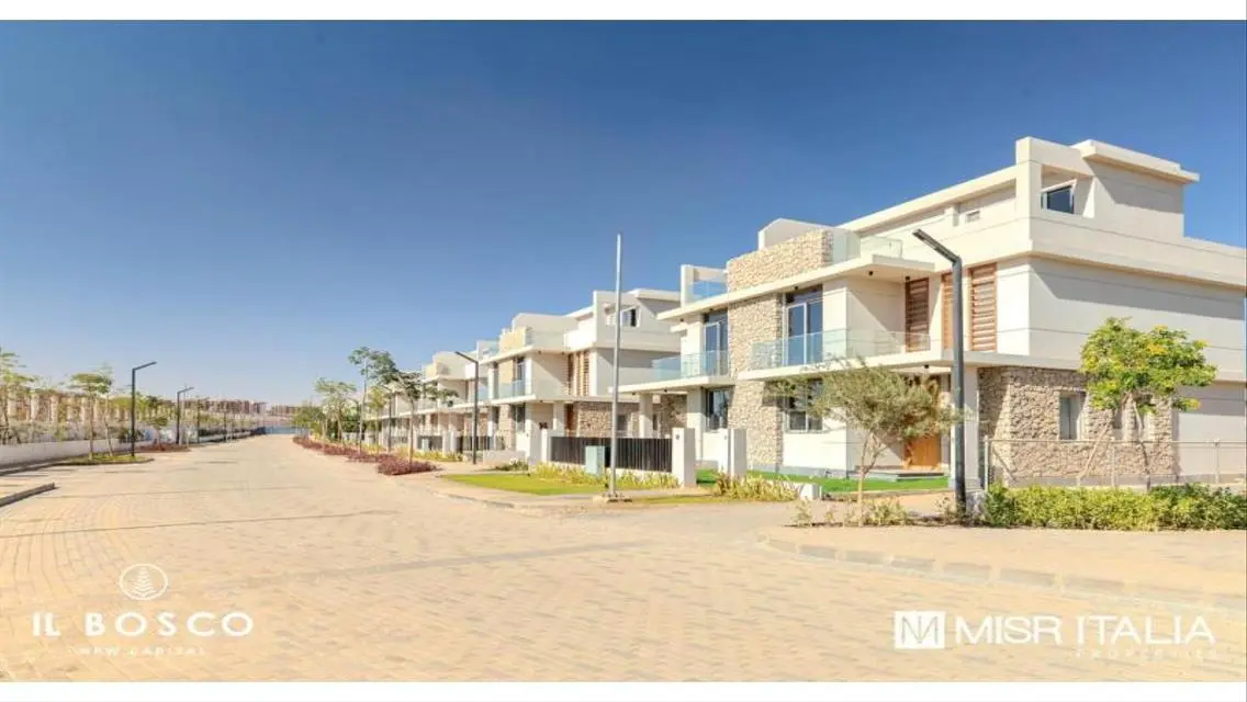 Luxury Apartment with Lake View in Il Bosco City