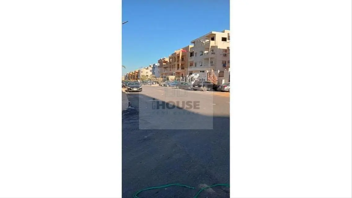 Apartment for Sale in the Eighth District, Sheikh Zayed