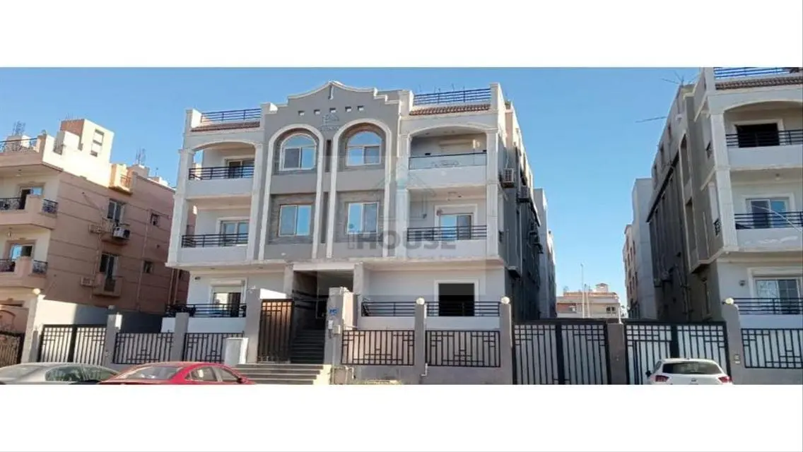 Apartment for Sale in the Eighth District, Sheikh Zayed