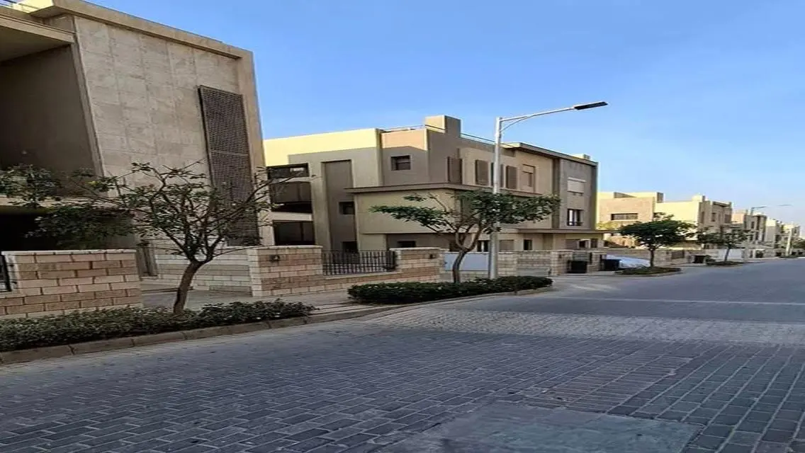 فيلا فاخرة مع مسبح خاص وحديقة