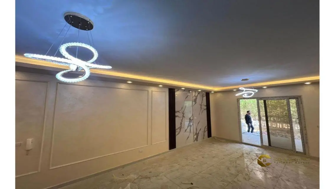 Luxurious Apartment with 152 sqm and Private Balcony