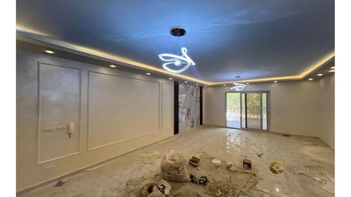 Luxurious Apartment with 152 sqm and Private Balcony