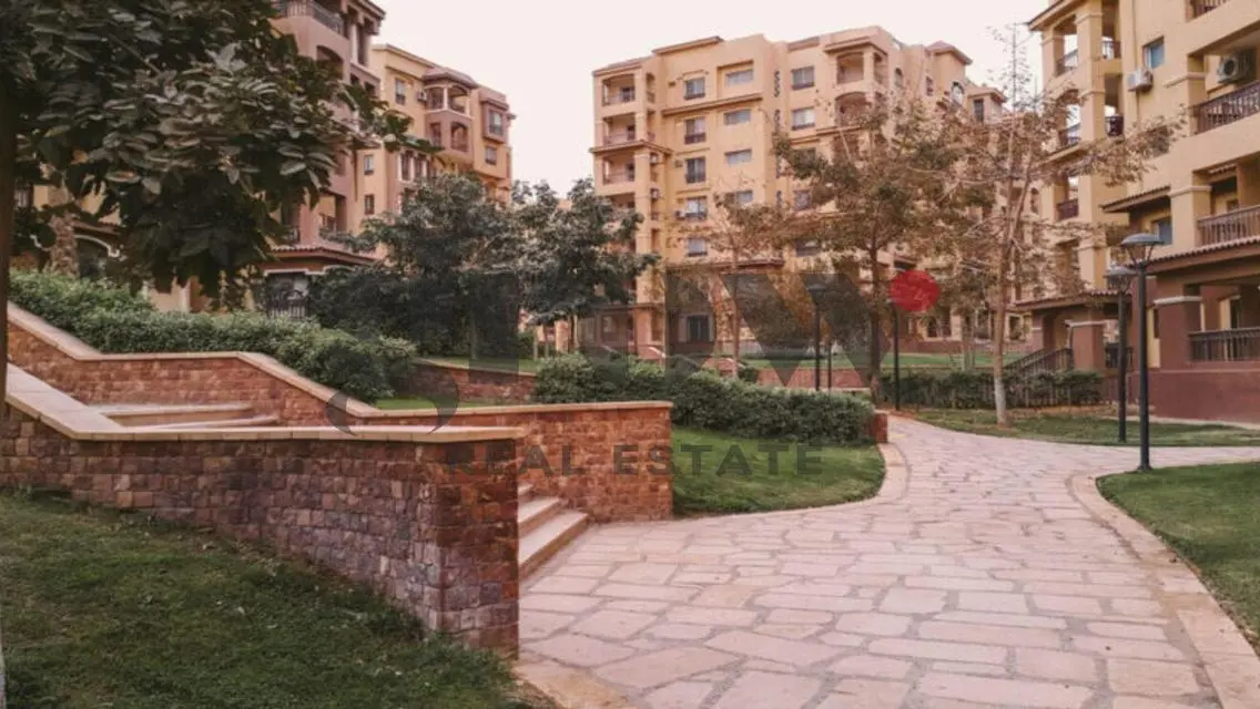 Luxury Apartment for Sale with Stunning Lake View