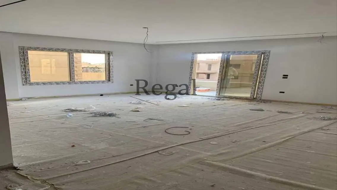 شقة متميزة للبيع أمام مول العرب في شارع سامح جادو